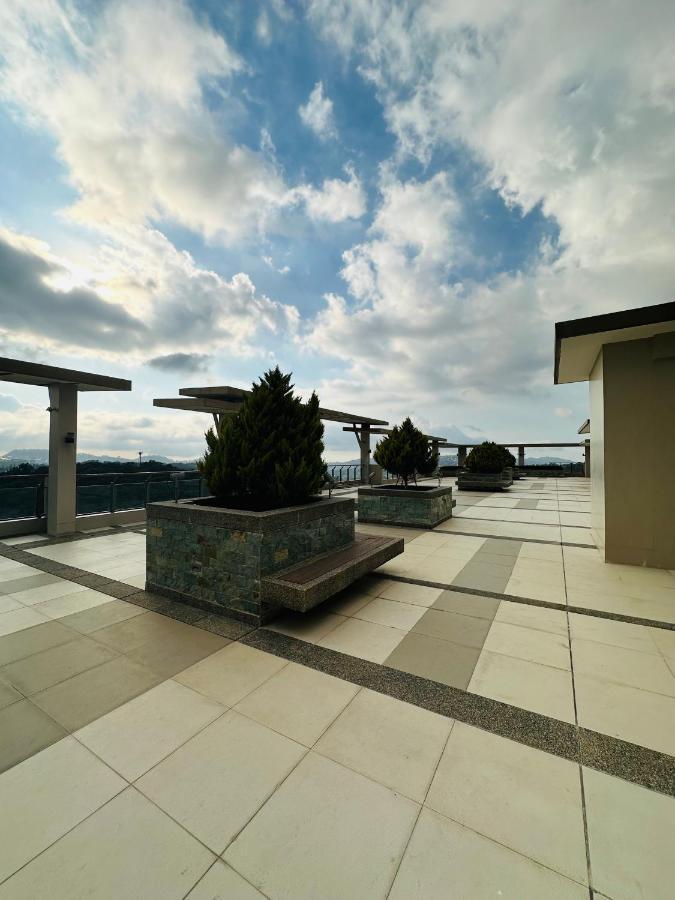 Near Johnhay Minesview Fast Wi-Fi Netflix Balcony Daire Baguio City Dış mekan fotoğraf